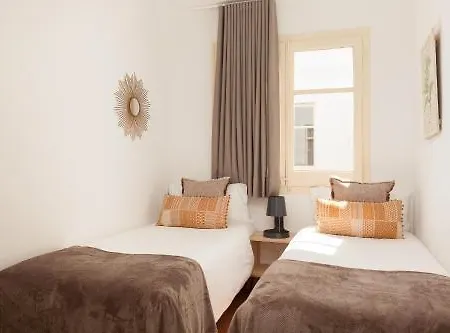 Click&flat Europa Fira Apartment
